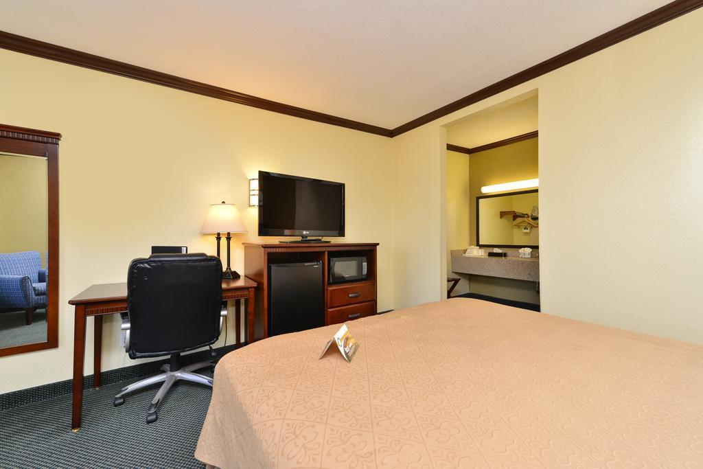 Quality Inn San Diego I-5 Naval Base Eksteriør billede