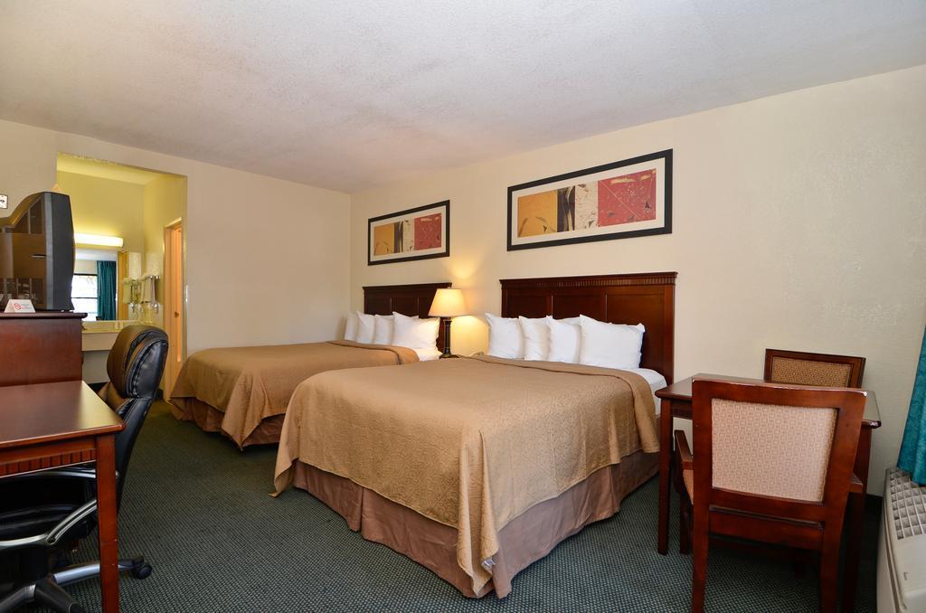 Quality Inn San Diego I-5 Naval Base Eksteriør billede
