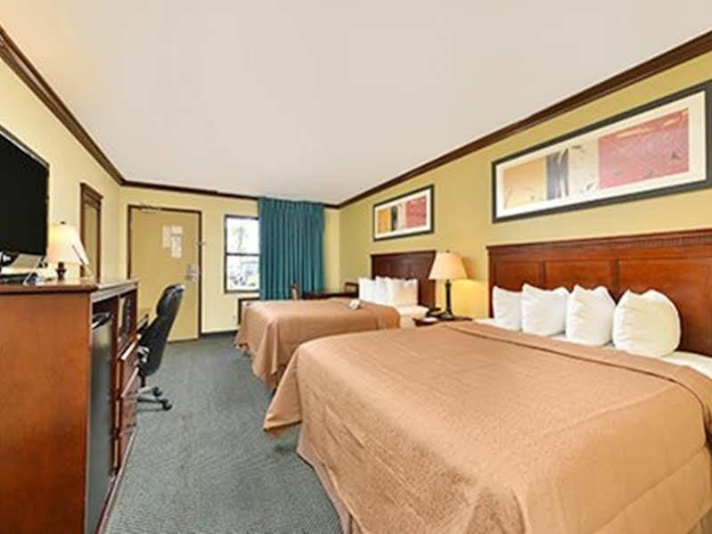Quality Inn San Diego I-5 Naval Base Eksteriør billede
